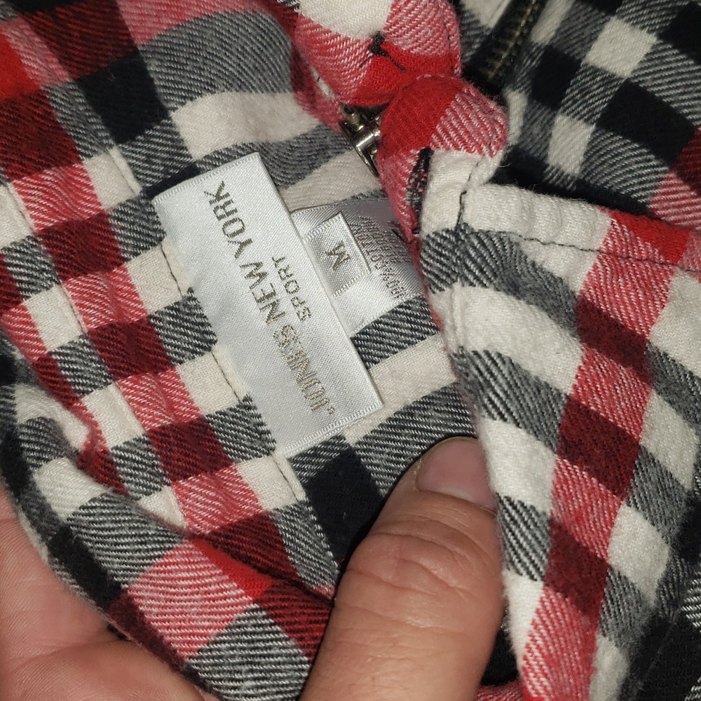 Flannels - Picture 3 of 16